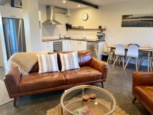 Longitude Apartments Raglan Extérieur photo